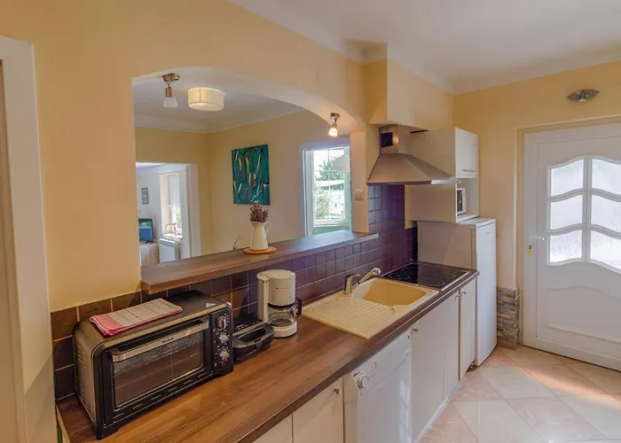 Melanie Опатия