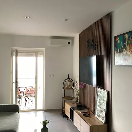 Melanie Apartment *